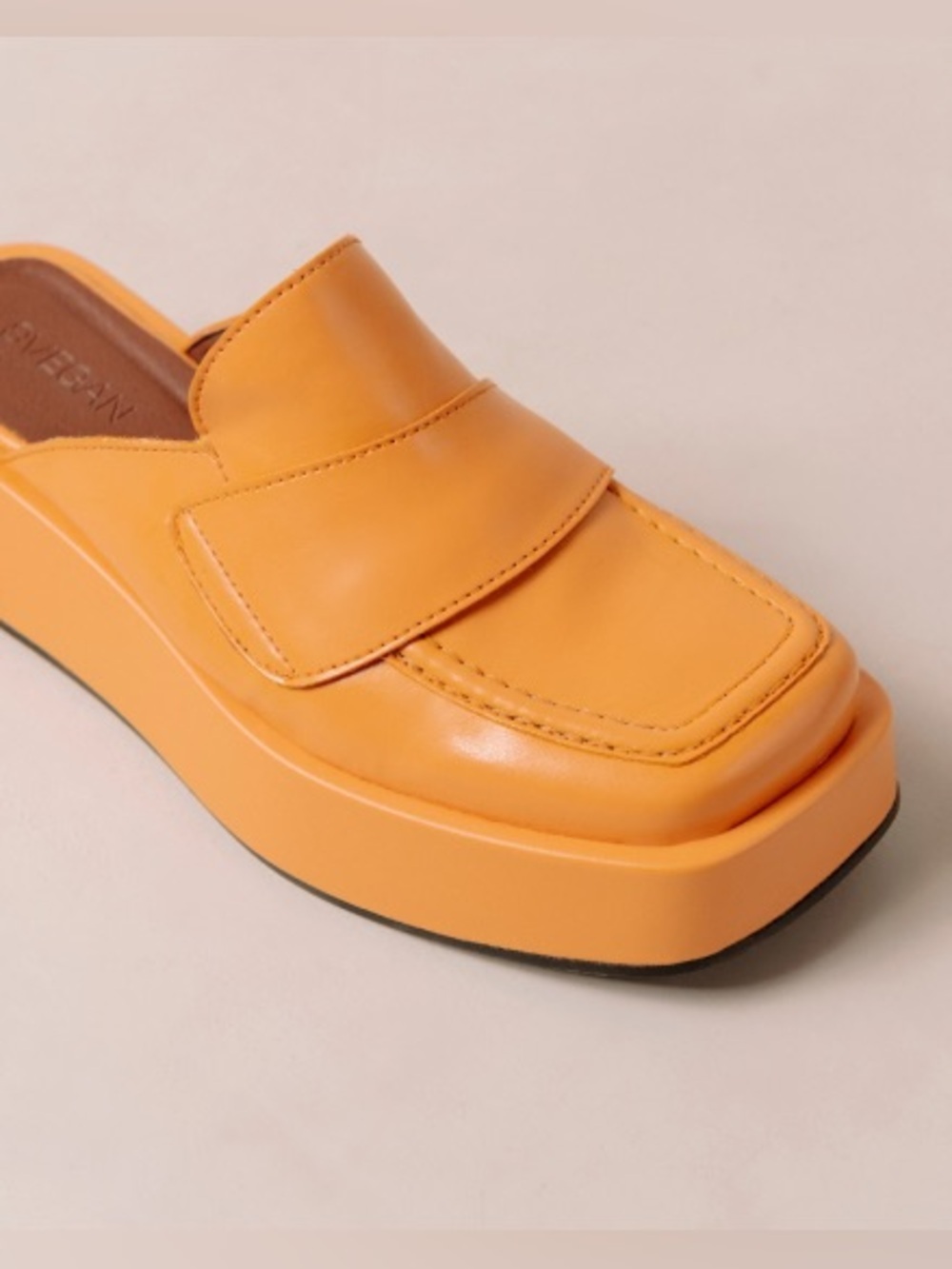 Alohas SVEGAN Tempera Fisherman-Inspired Platform Mule Loafers – Size US 8.5